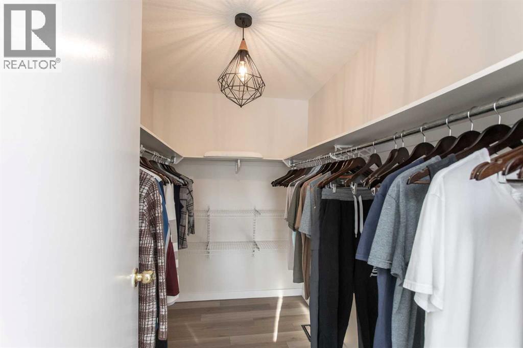 10 Pickwick Lane, Lacombe, AB - Indoor With Storage