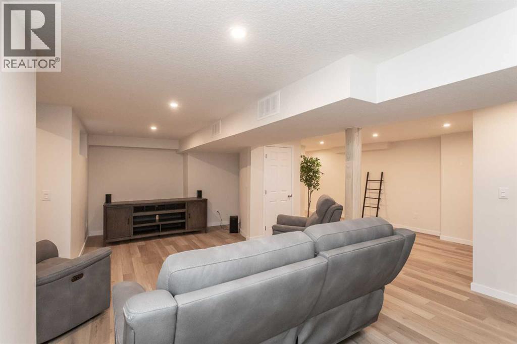 10 Pickwick Lane, Lacombe, AB - Indoor