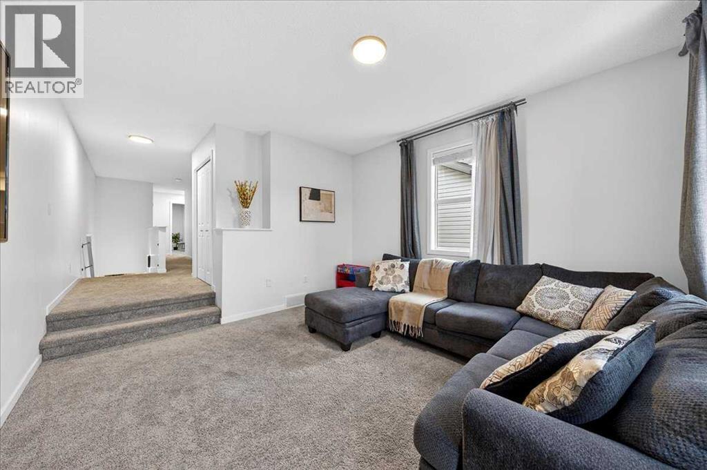 Family room - 43 Chaparral Valley Common Se, Calgary, AB - Indoor Photo Showing Living Room