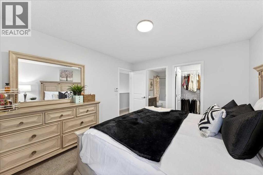 Primary bedroom - 43 Chaparral Valley Common Se, Calgary, AB - Indoor Photo Showing Bedroom