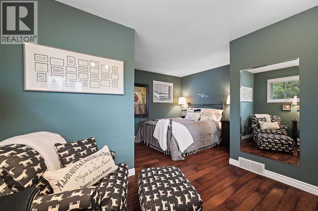 103 Stratton Park Sw, Calgary, AB - Indoor Photo Showing Bedroom