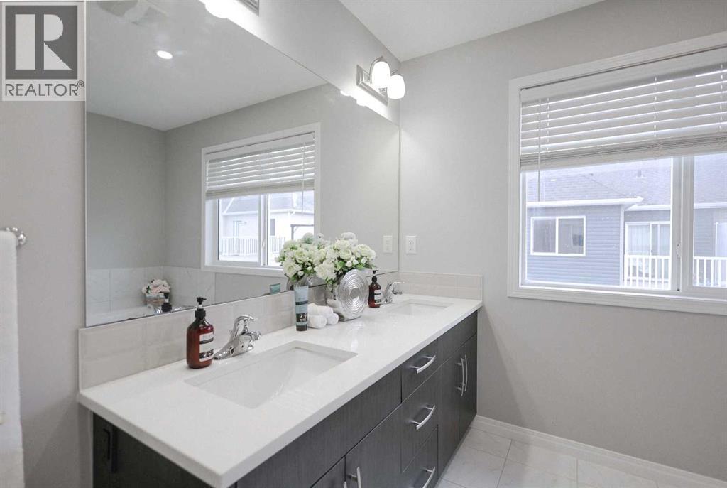 231 Windford Crescent Sw, Airdrie, AB - Indoor Photo Showing Bathroom