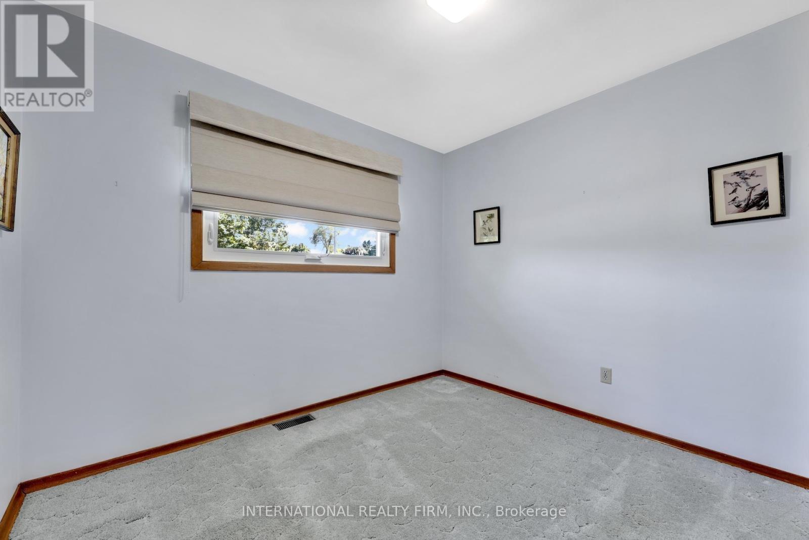 33 Ridgeway Avenue, Guelph, ON - Indoor Photo Showing Other Room