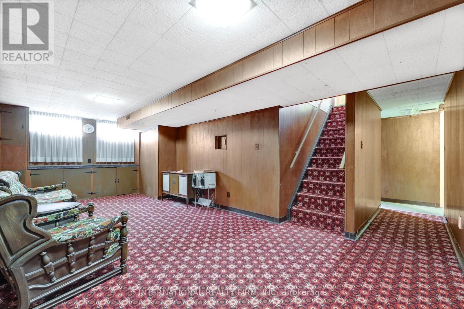 33 Ridgeway Avenue, Guelph, ON - Indoor