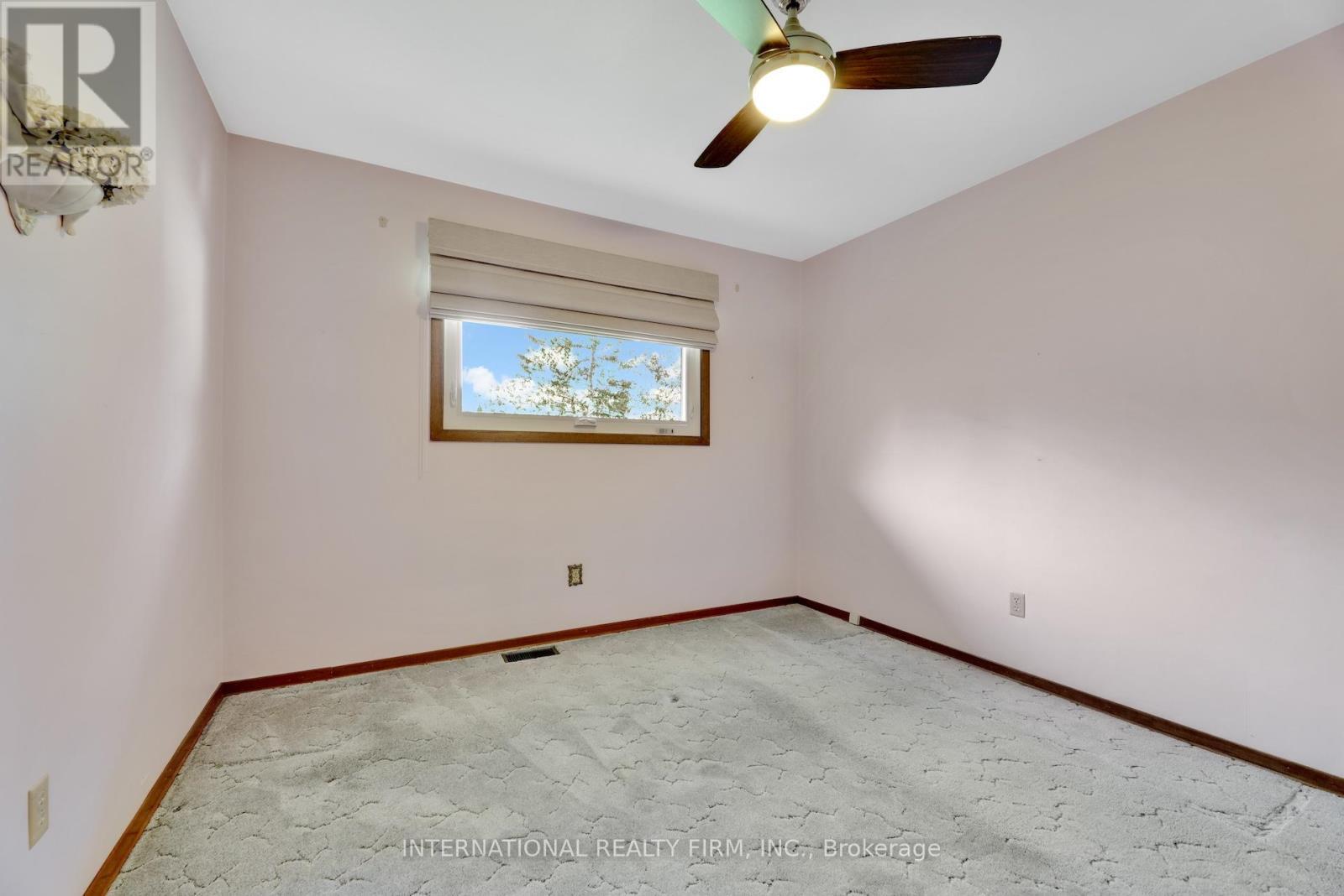 33 Ridgeway Avenue, Guelph, ON - Indoor Photo Showing Other Room
