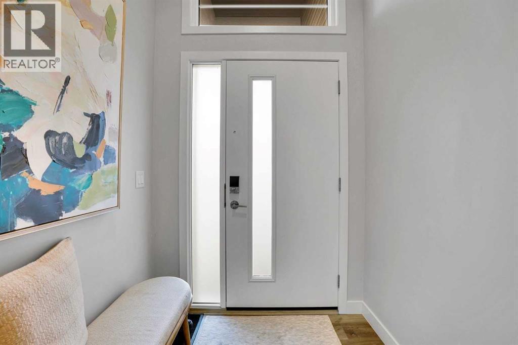 86 Edith Row Nw, Calgary, AB - Indoor Photo Showing Other Room