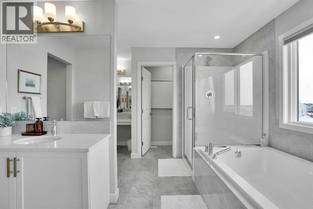 86 Edith Row Nw, Calgary, AB - Indoor Photo Showing Bathroom