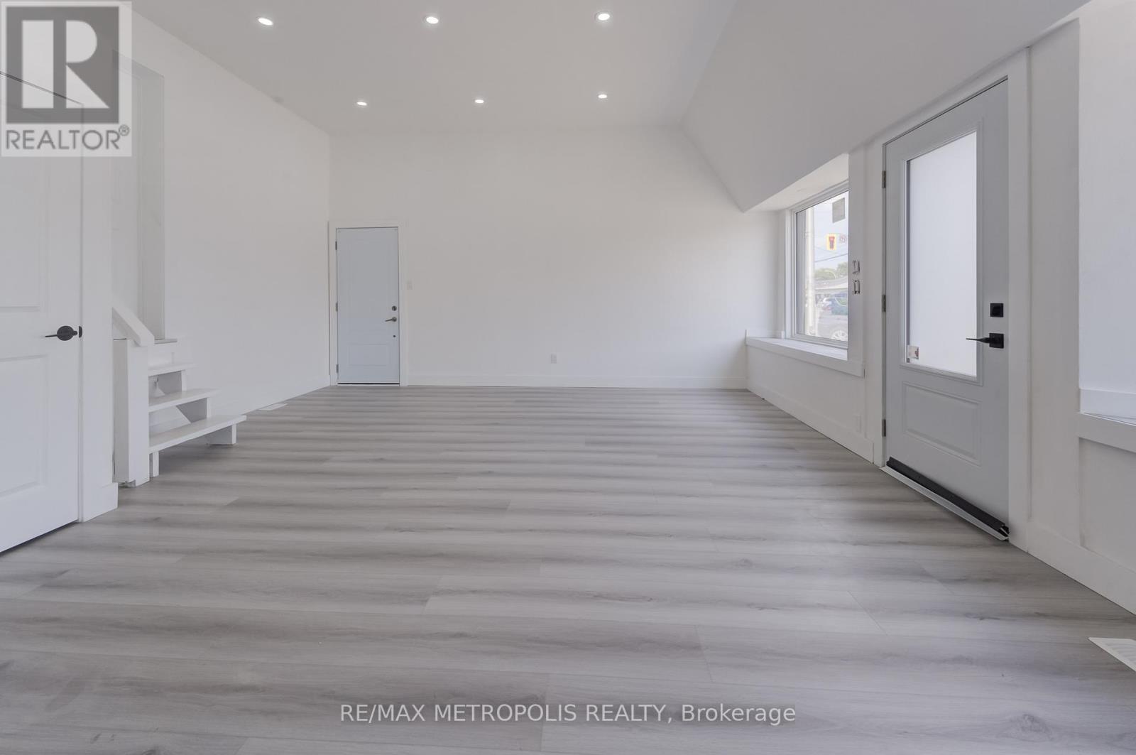 161 Kenilworth Avenue N, Hamilton, ON - Indoor Photo Showing Other Room