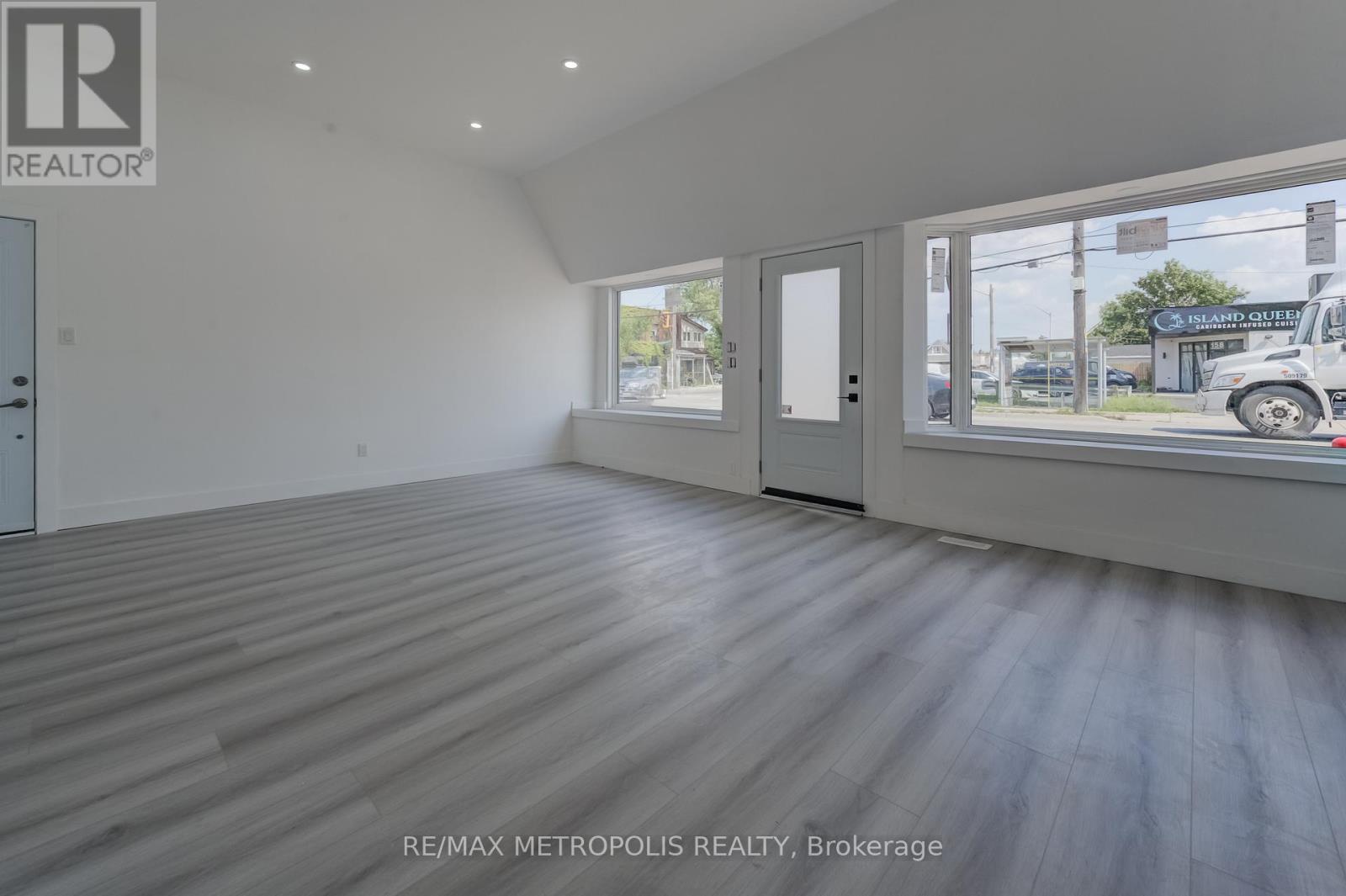 161 Kenilworth Avenue N, Hamilton, ON - Indoor Photo Showing Other Room