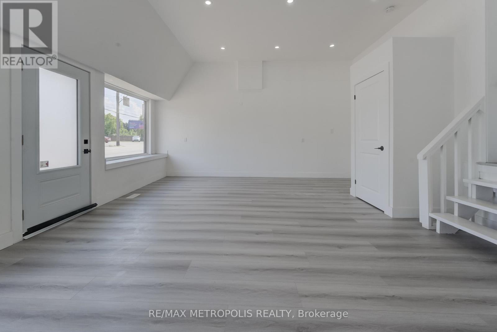 161 Kenilworth Avenue N, Hamilton, ON - Indoor Photo Showing Other Room