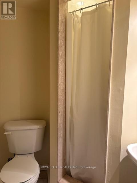 5 Maple Park Way, Markham, ON - Indoor Photo Showing Bathroom