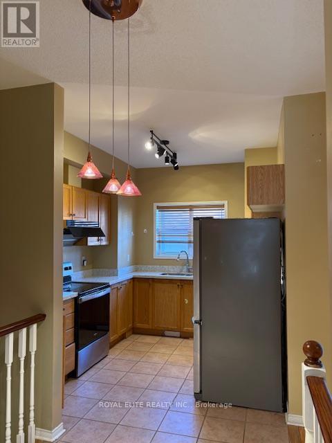5 Maple Park Way, Markham, ON - Indoor Photo Showing Kitchen