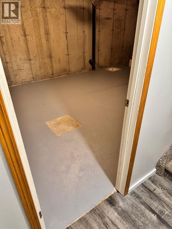 61 Lakeview Close, Blackfalds, AB - Indoor Photo Showing Other Room