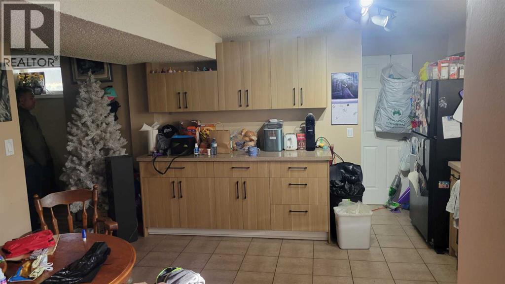 1908 Olympia Drive Se, Calgary, AB - Indoor