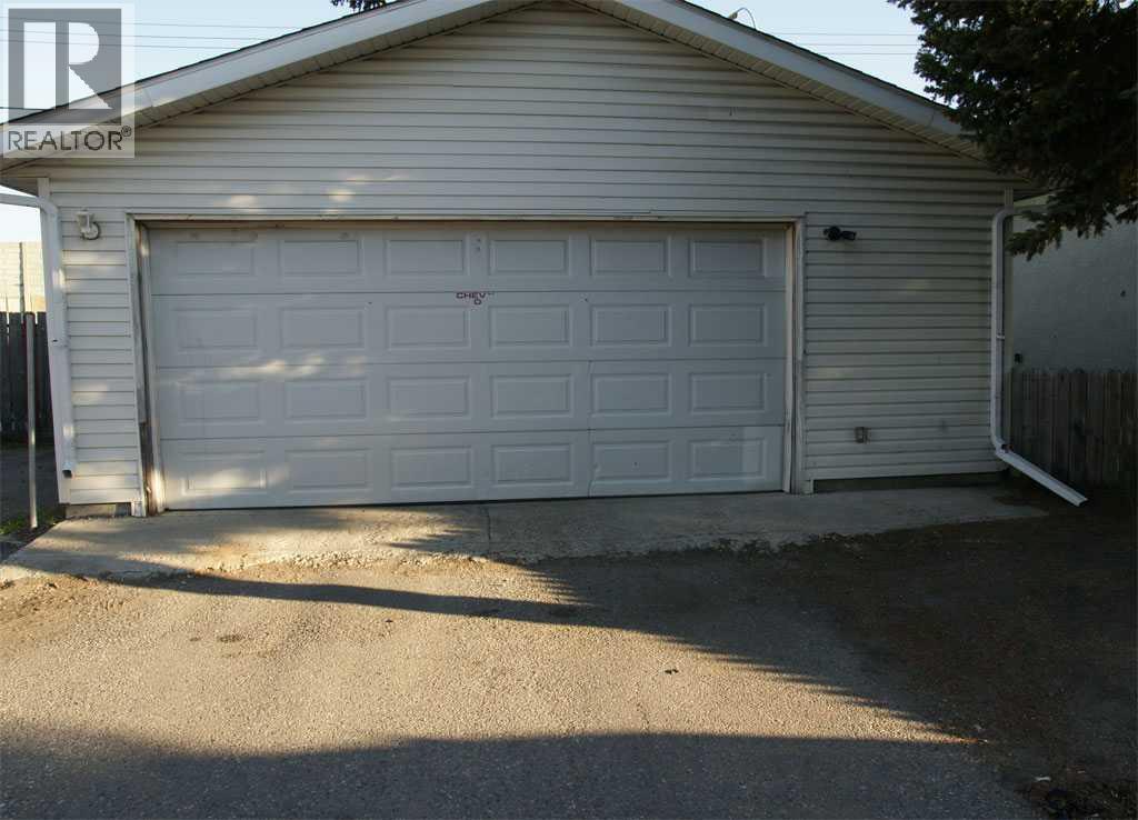 1908 Olympia Drive Se, Calgary, AB - Outdoor