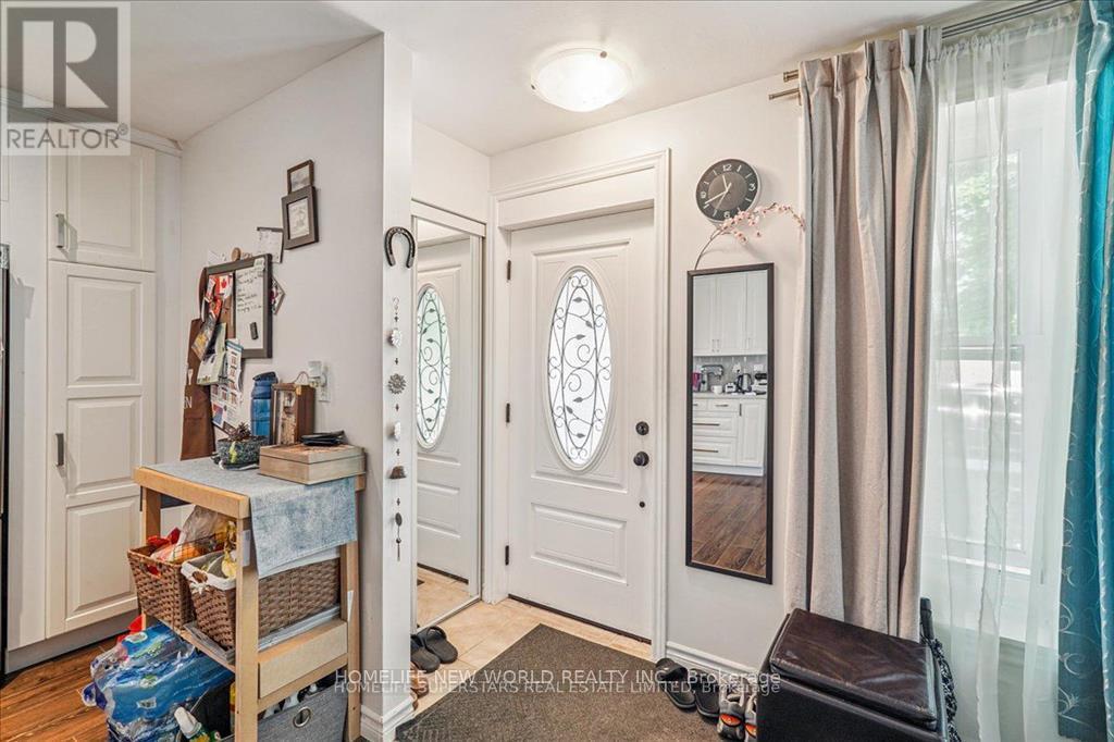 Upper - 47 Davis Road, Aurora, ON - Indoor Photo Showing Other Room