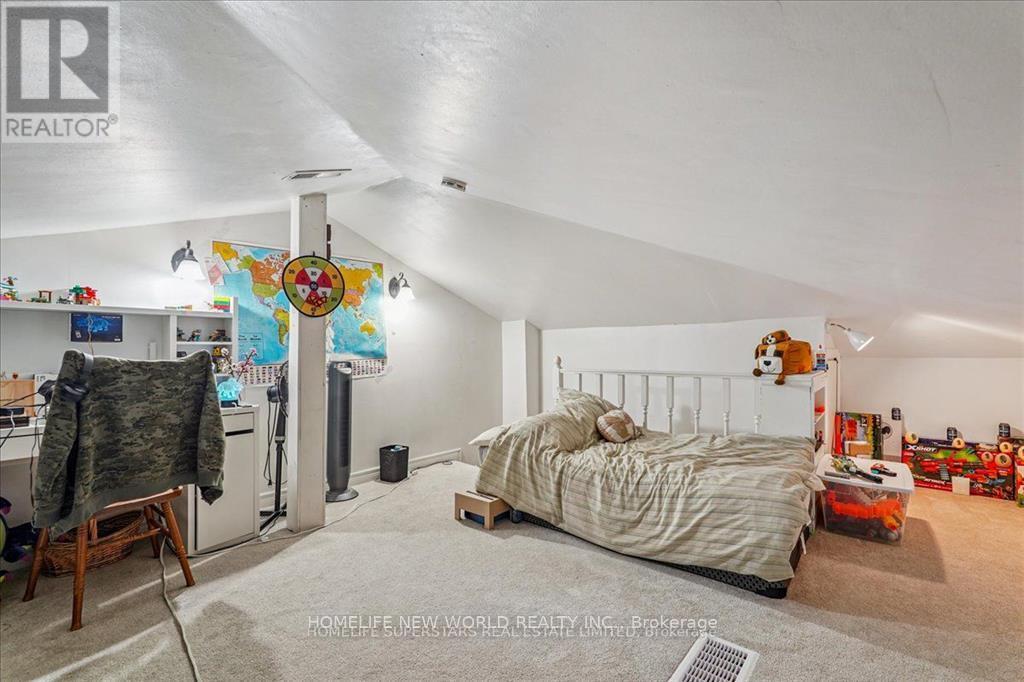 Upper - 47 Davis Road, Aurora, ON - Indoor Photo Showing Bedroom