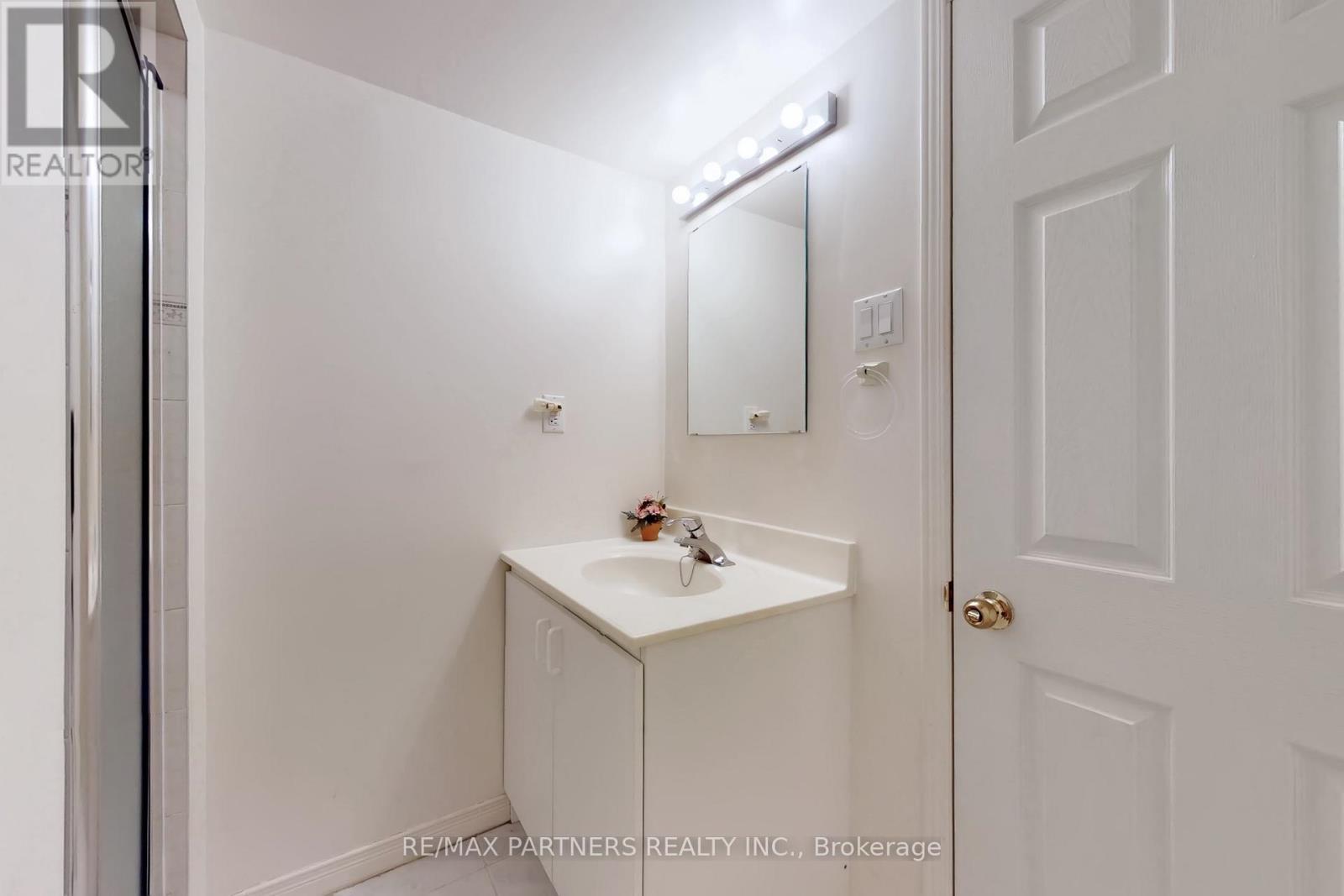 48 Coverdale Crescent, Toronto, ON - Indoor Photo Showing Bathroom