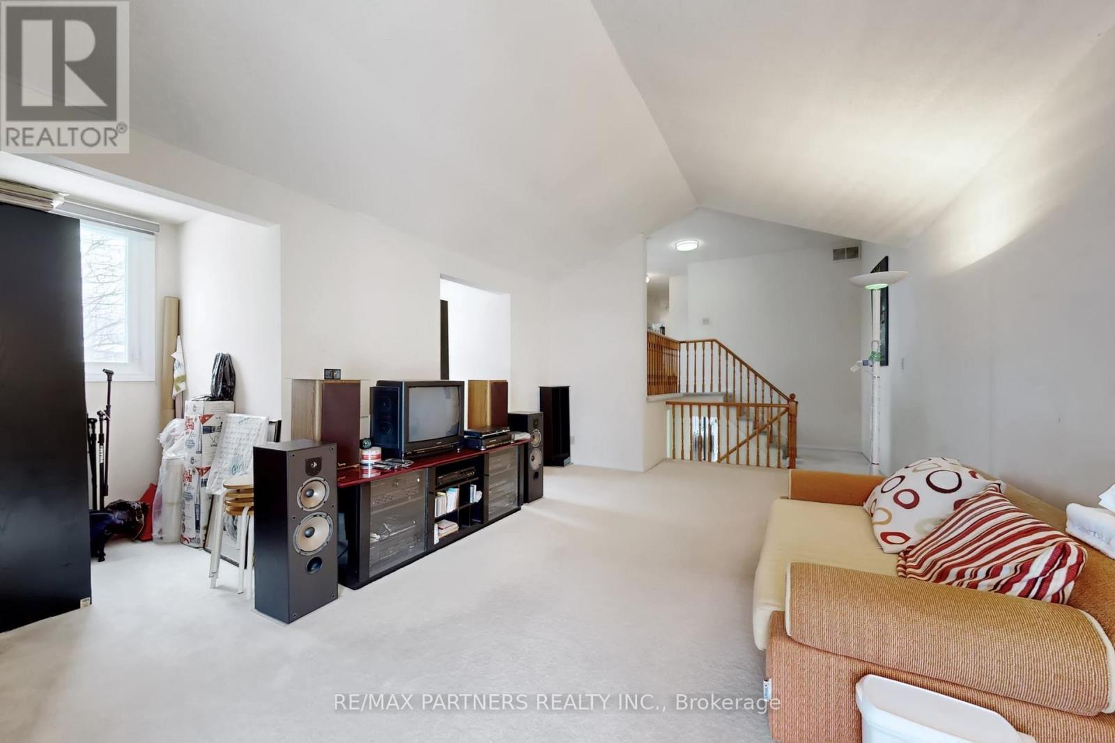 48 Coverdale Crescent, Toronto, ON - Indoor