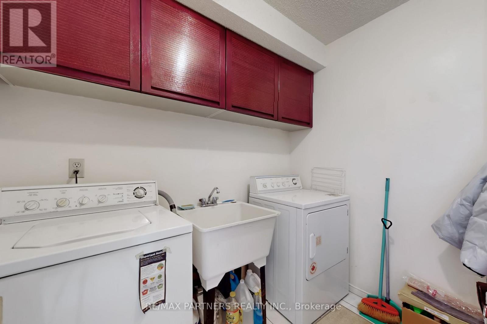 48 Coverdale Crescent, Toronto, ON - Indoor Photo Showing Laundry Room
