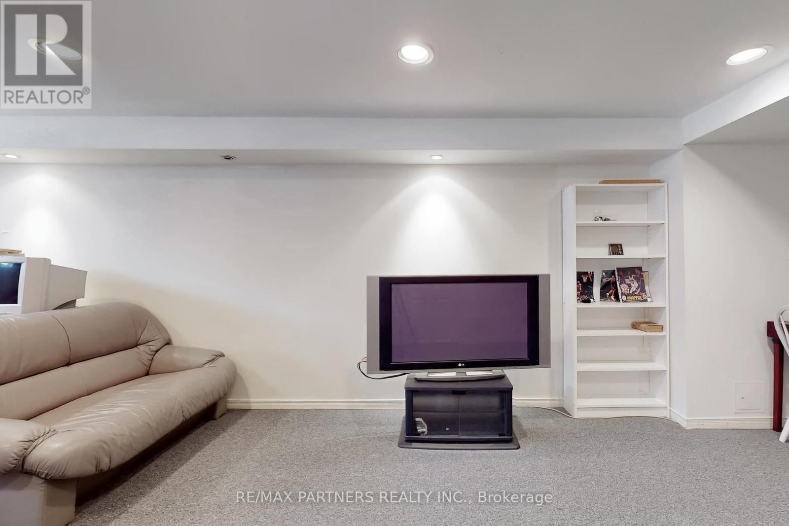 48 Coverdale Crescent, Toronto, ON - Indoor