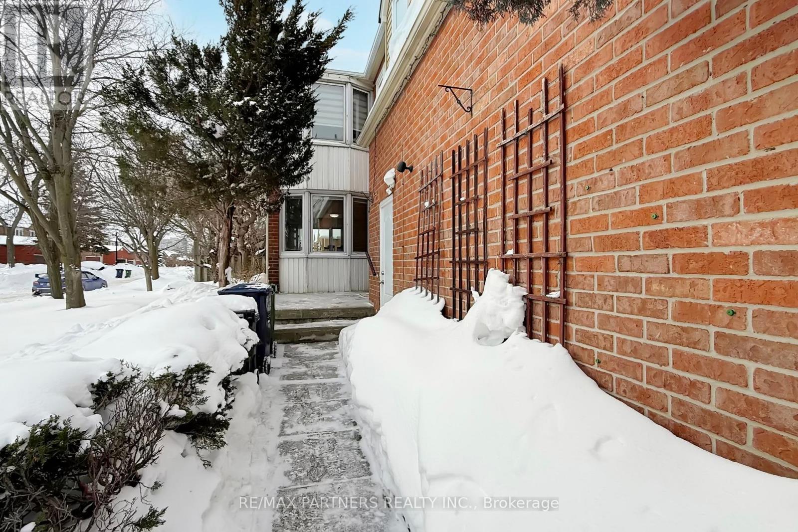 48 Coverdale Crescent, Toronto, ON - Outdoor
