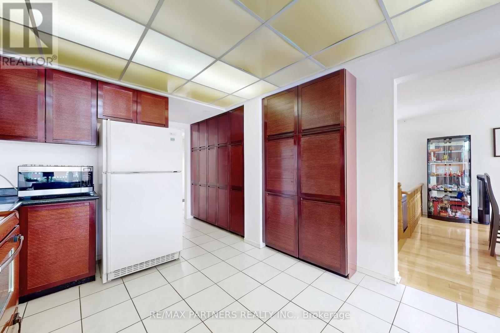 48 Coverdale Crescent, Toronto, ON - Indoor Photo Showing Kitchen