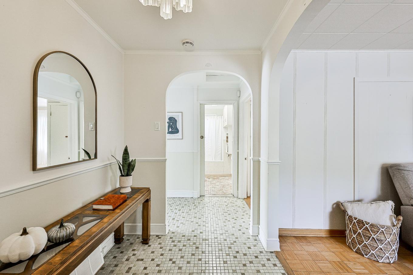 Hall d'entrée/Vestibule - 1107 Ch. Des Patriotes N., Mont-Saint-Hilaire, QC