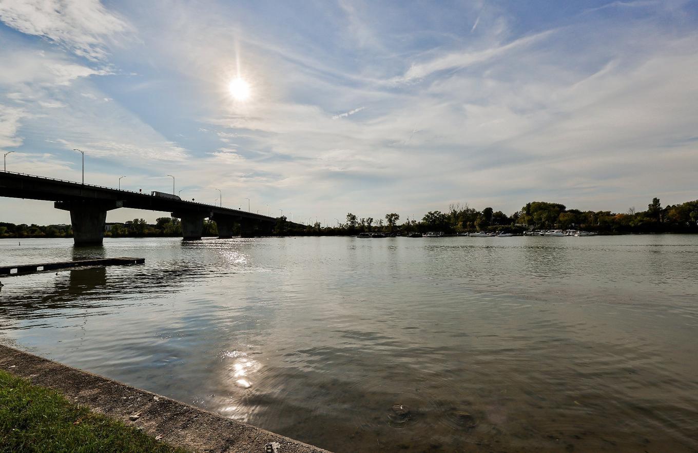 Bord de l'eau - 1107 Ch. Des Patriotes N., Mont-Saint-Hilaire, QC