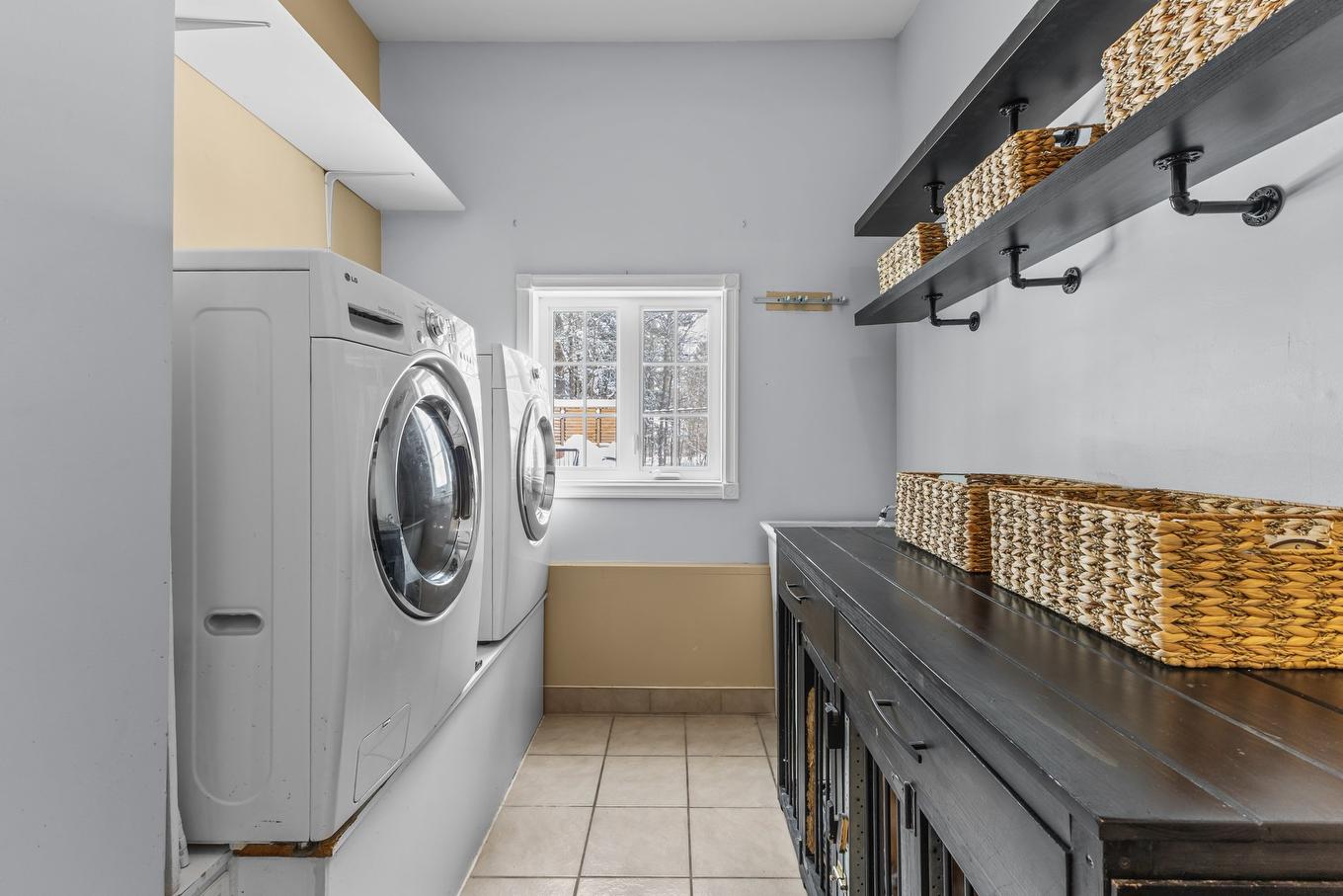 Salle de lavage - 1820 Rue Du Violon, Saint-Lazare, QC - Indoor Photo Showing Laundry Room