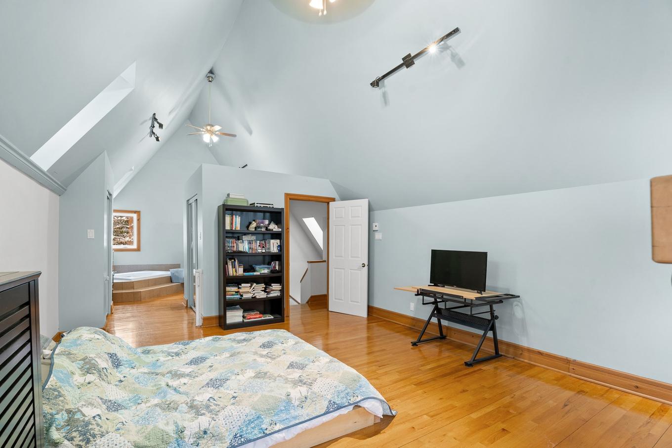 Primary bedroom - 1750 Mtée Kavanagh, Mont-Tremblant, QC - Indoor Photo Showing Bedroom