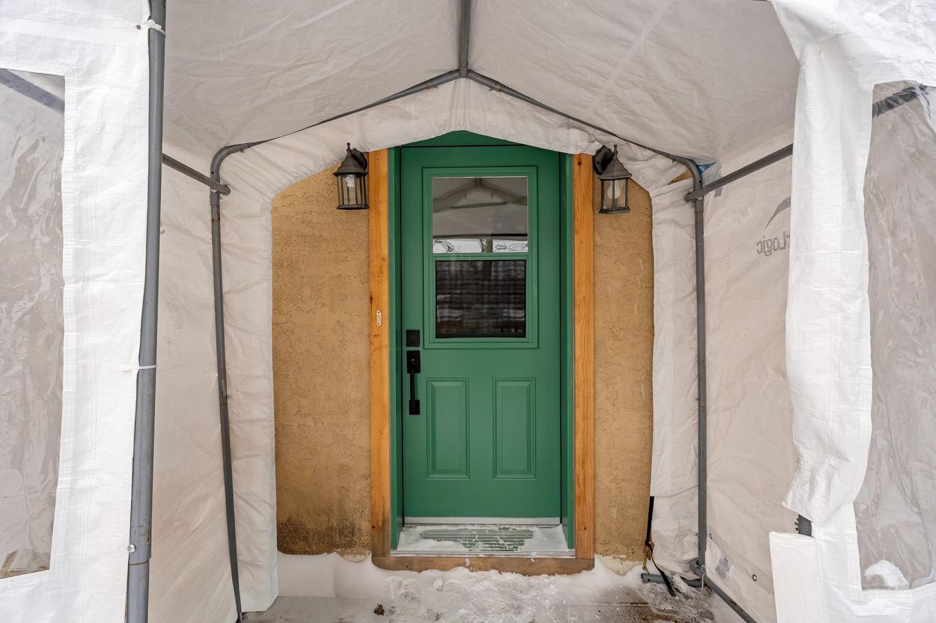 Exterior entrance - 1750 Mtée Kavanagh, Mont-Tremblant, QC - Photo Showing Bathroom