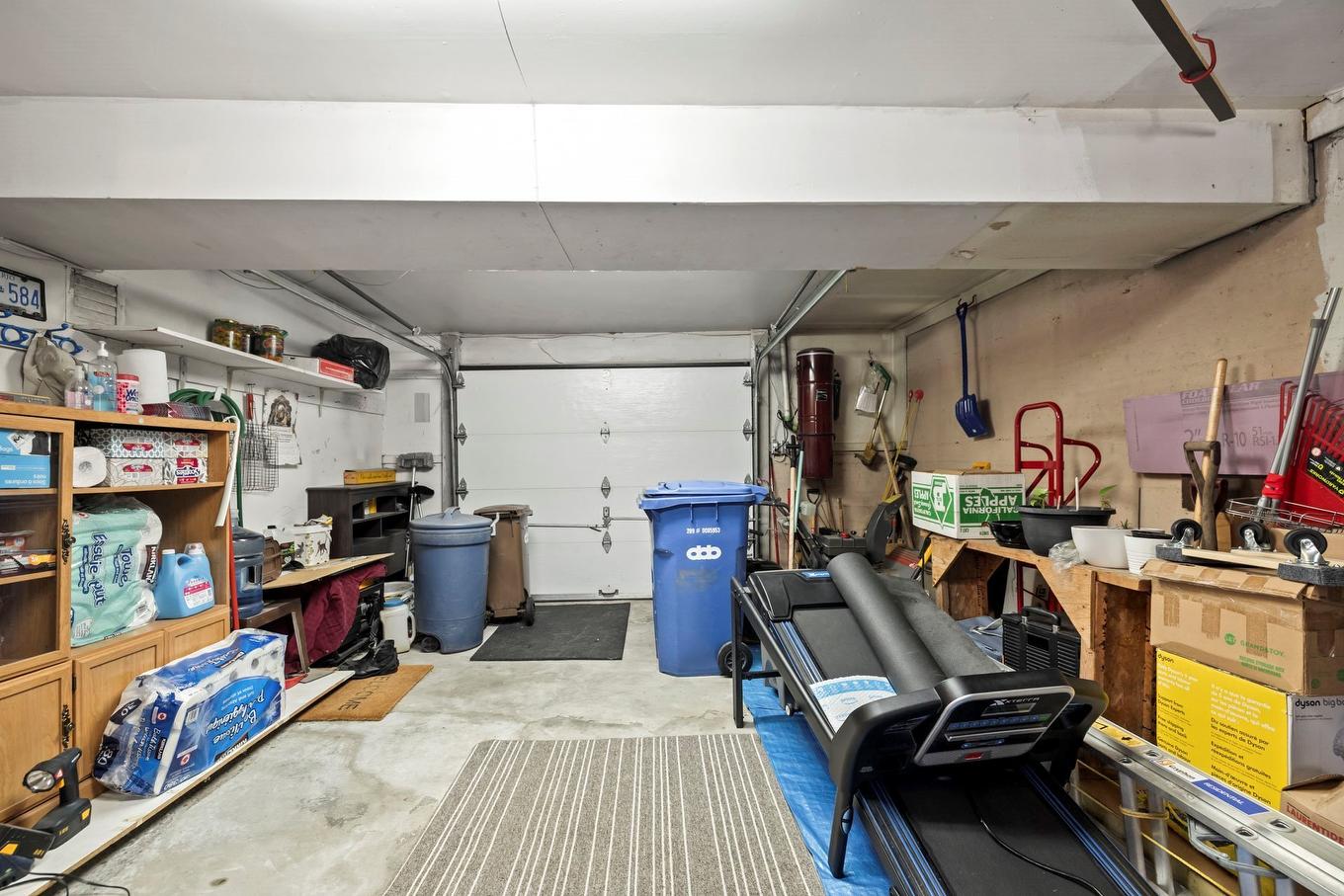 Garage - 180 Av. Anselme-Lavigne, Dollard-Des-Ormeaux, QC - Indoor Photo Showing Garage