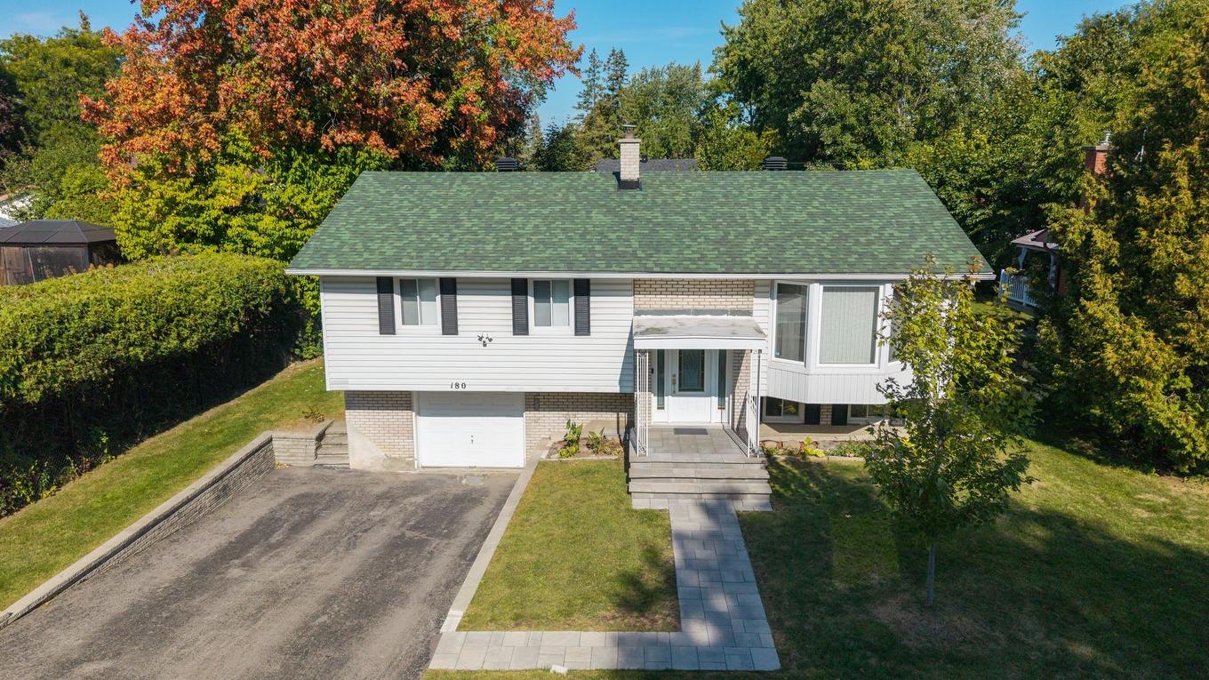Frontage - 180 Av. Anselme-Lavigne, Dollard-Des-Ormeaux, QC - Outdoor