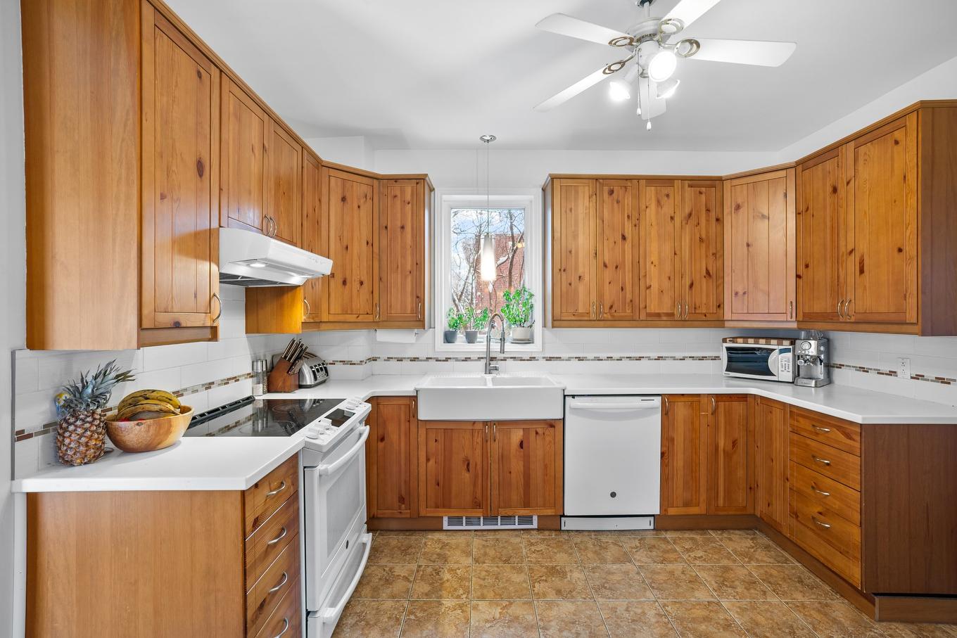 Cuisine - 214 Rue Fairfield, Longueuil (Greenfield Park), QC - Indoor Photo Showing Kitchen