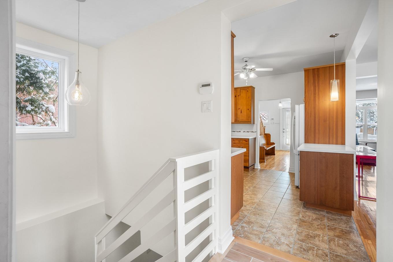 Escalier - 214 Rue Fairfield, Longueuil (Greenfield Park), QC - Indoor Photo Showing Other Room