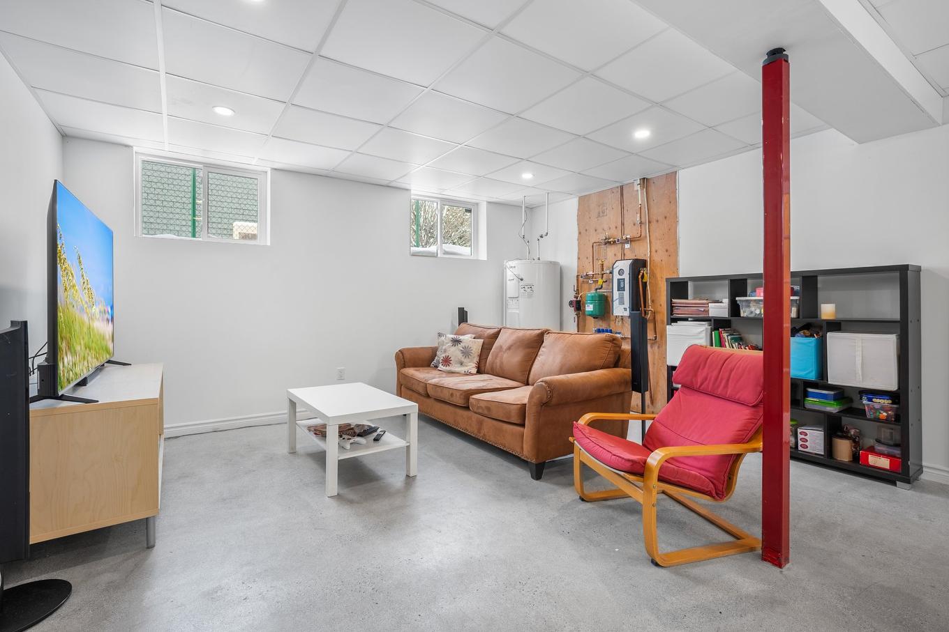 Salle familiale - 214 Rue Fairfield, Longueuil (Greenfield Park), QC - Indoor