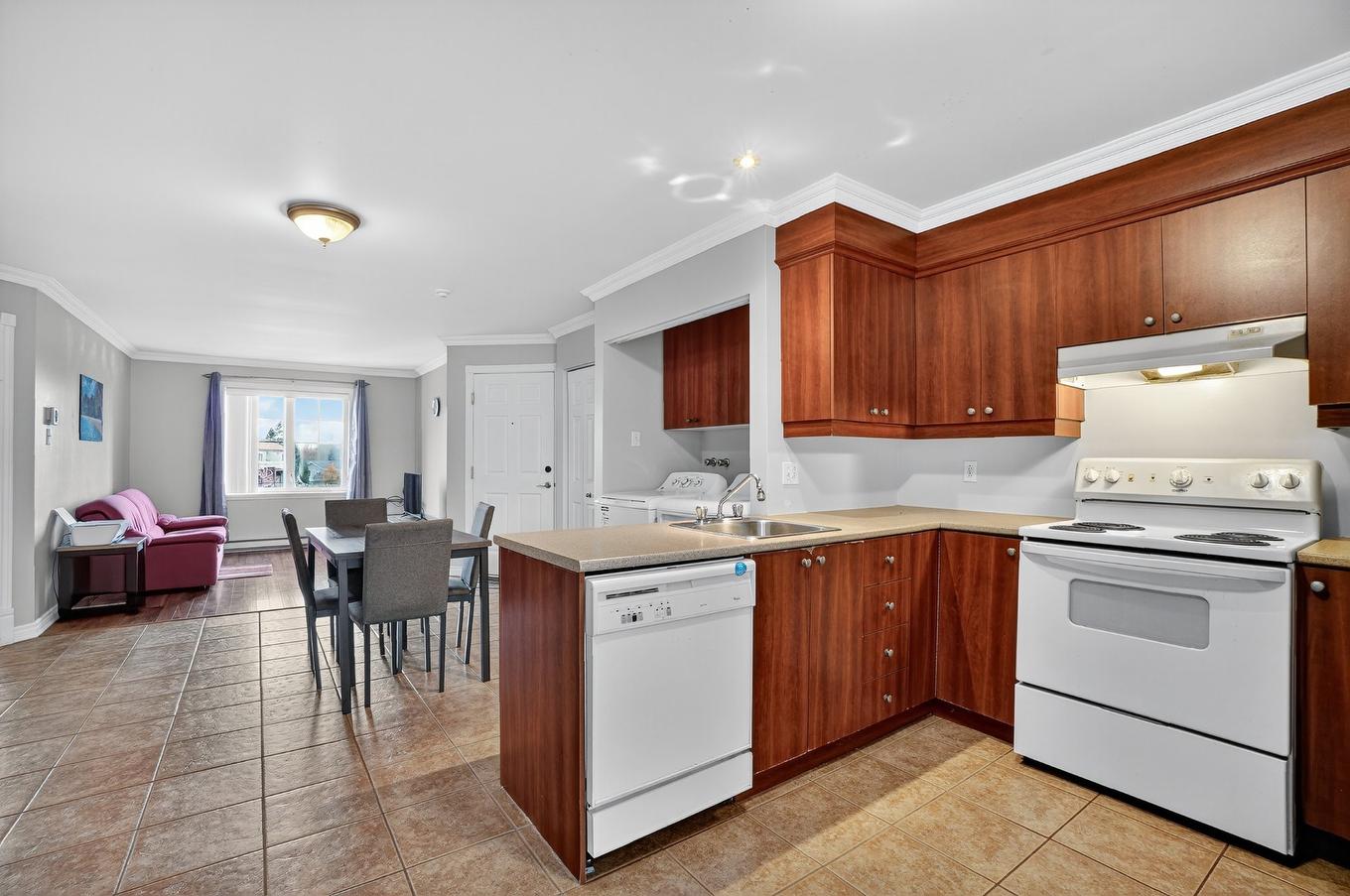 Cuisine - 302-5320 Rue Du Bocage, Terrebonne (La Plaine), QC - Indoor Photo Showing Kitchen
