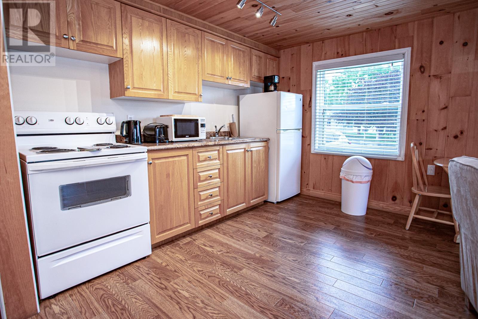 5 Ash'S Lane, Trinity, NL - Indoor Photo Showing Kitchen