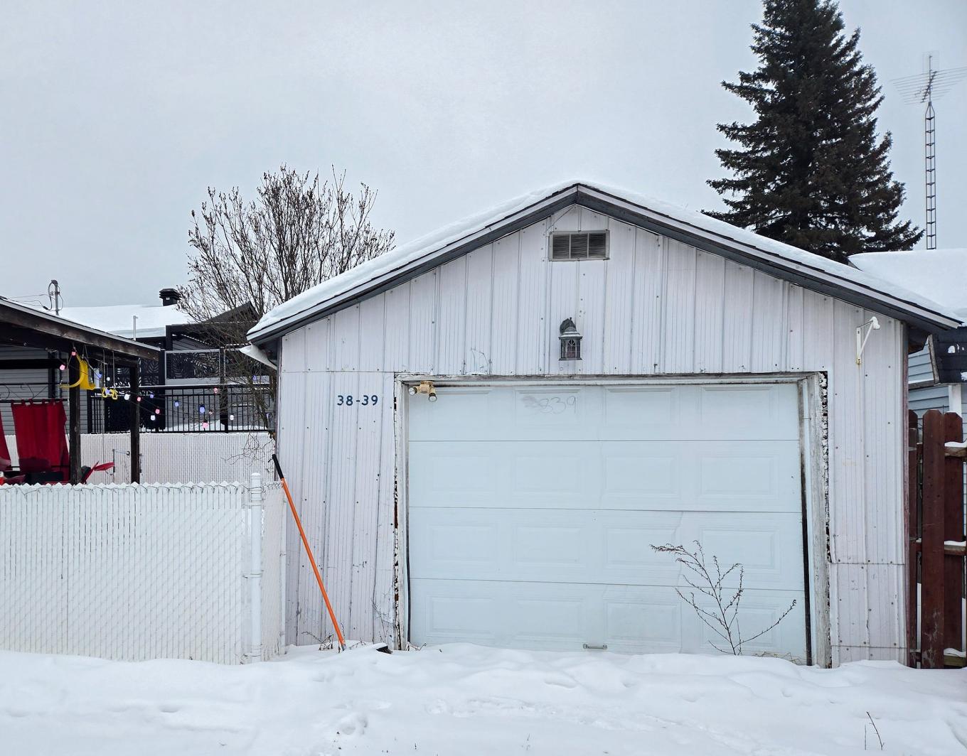 Garage - 38 Rue Hamelin, Lachute, QC - Outdoor With Exterior