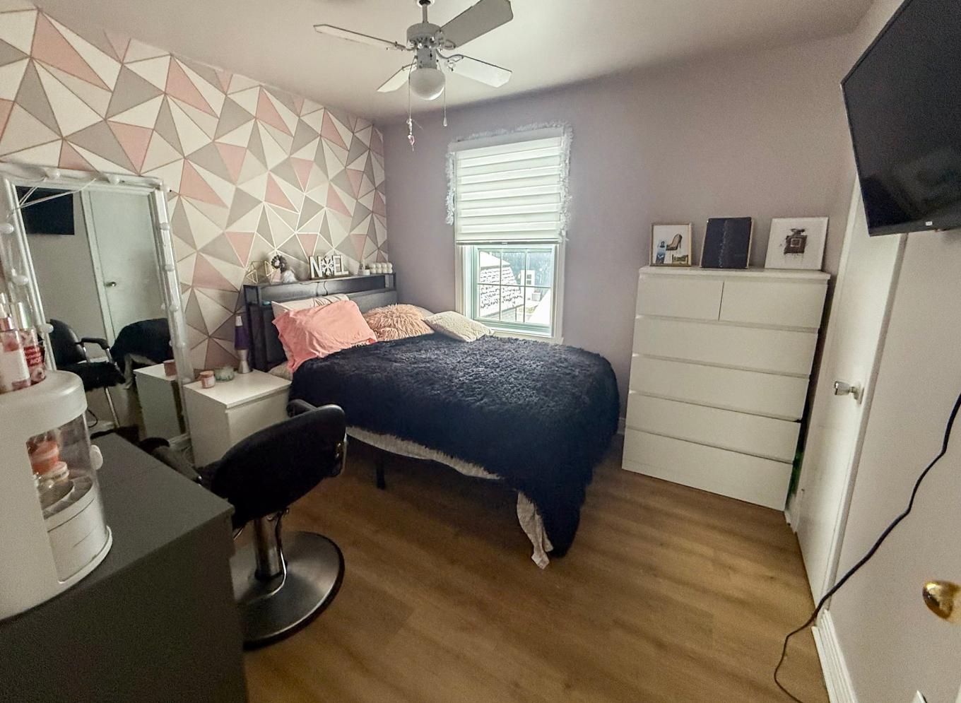 Chambre à coucher - 38 Rue Hamelin, Lachute, QC - Indoor Photo Showing Bedroom