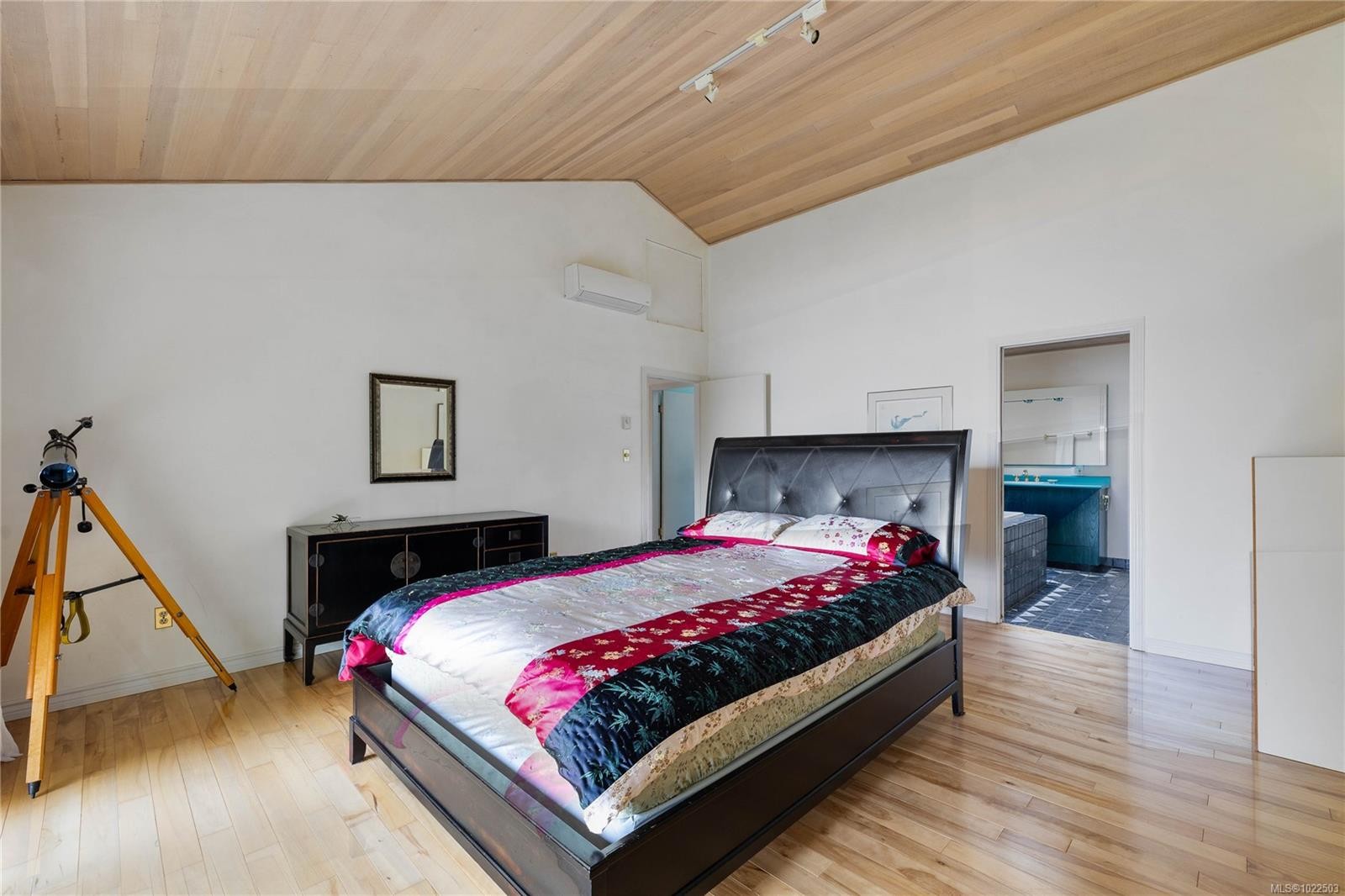 212 Sunset Dr, Salt Spring, BC