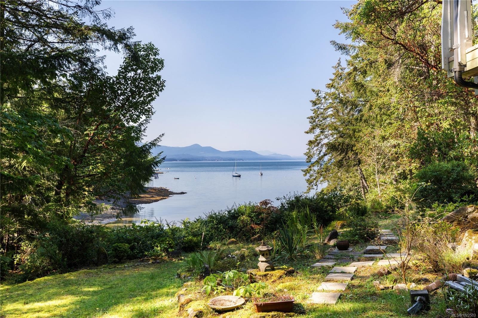 212 Sunset Dr, Salt Spring, BC