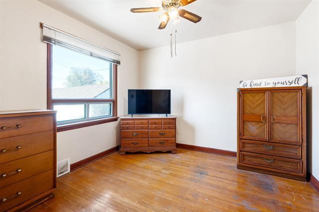 650 Burnell St, Winnipeg, MB