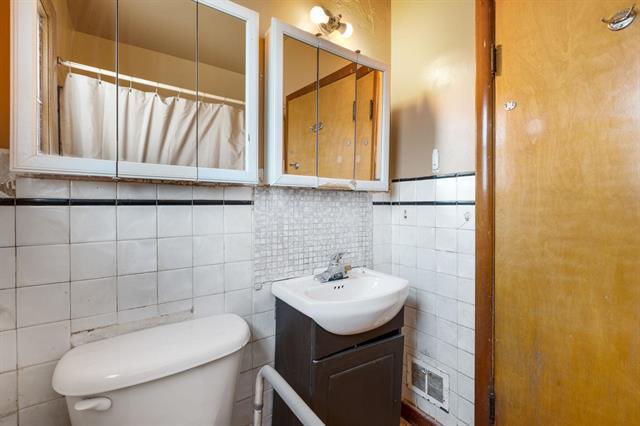 650 Burnell St, Winnipeg, MB