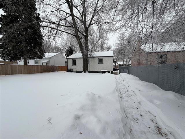 221 Roberta Ave, Winnipeg, MB