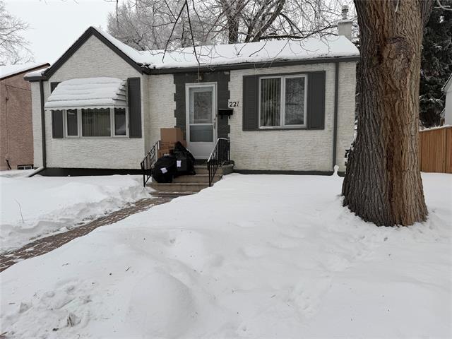 221 Roberta Ave, Winnipeg, MB