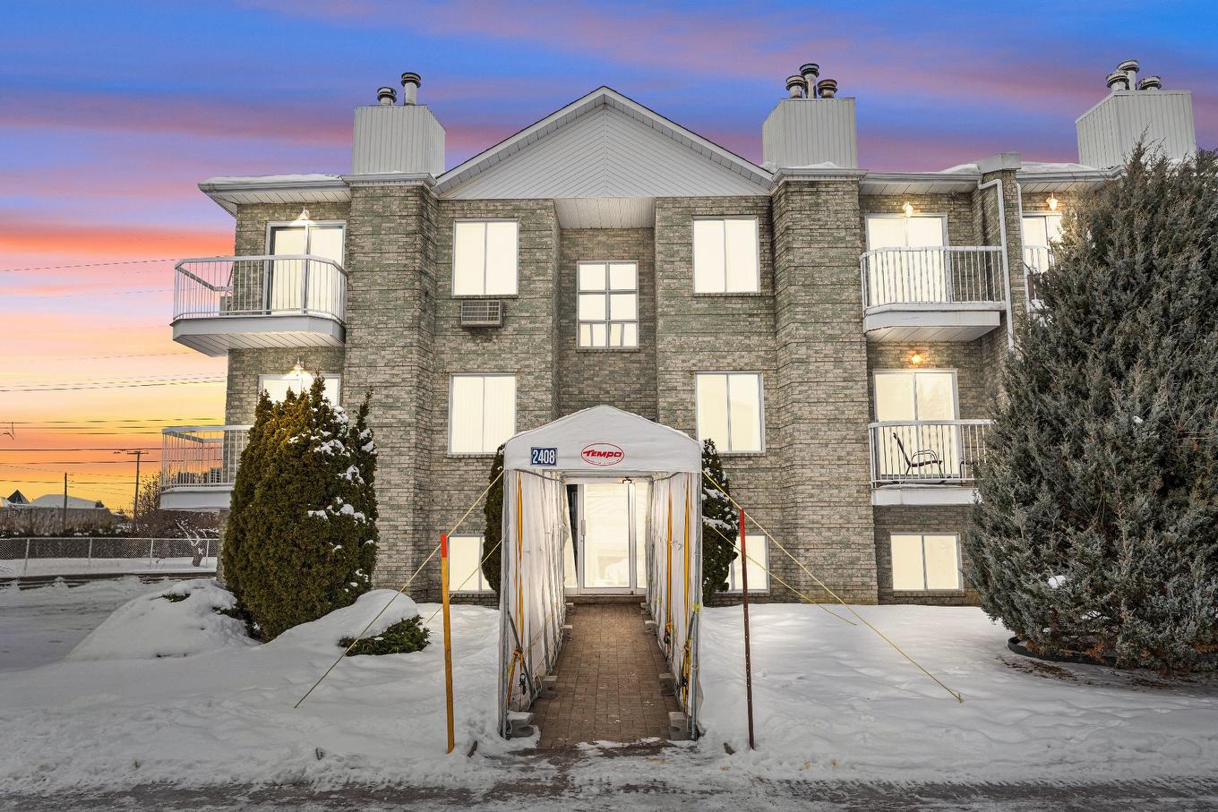 Façade - 1-2408 Rue Des Grisons, Laval (Vimont), QC - Outdoor