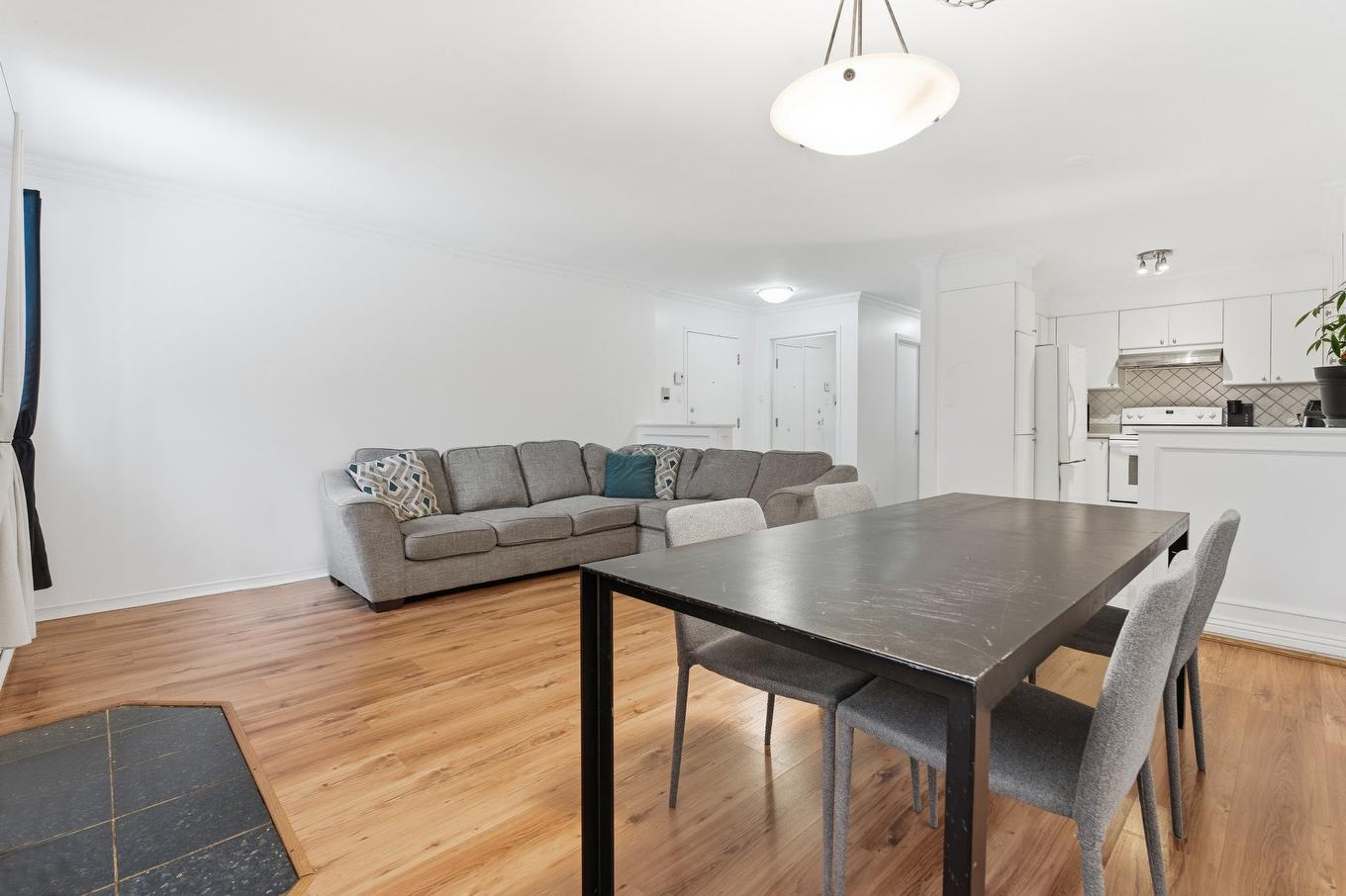 Salle à manger - 1-2408 Rue Des Grisons, Laval (Vimont), QC - Indoor