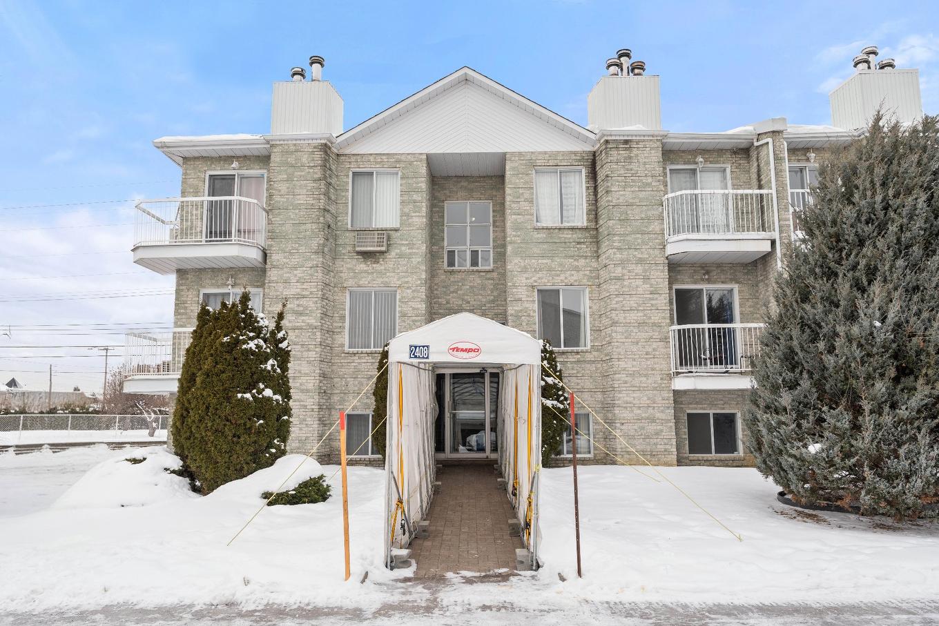 Façade - 1-2408 Rue Des Grisons, Laval (Vimont), QC - Outdoor With Facade